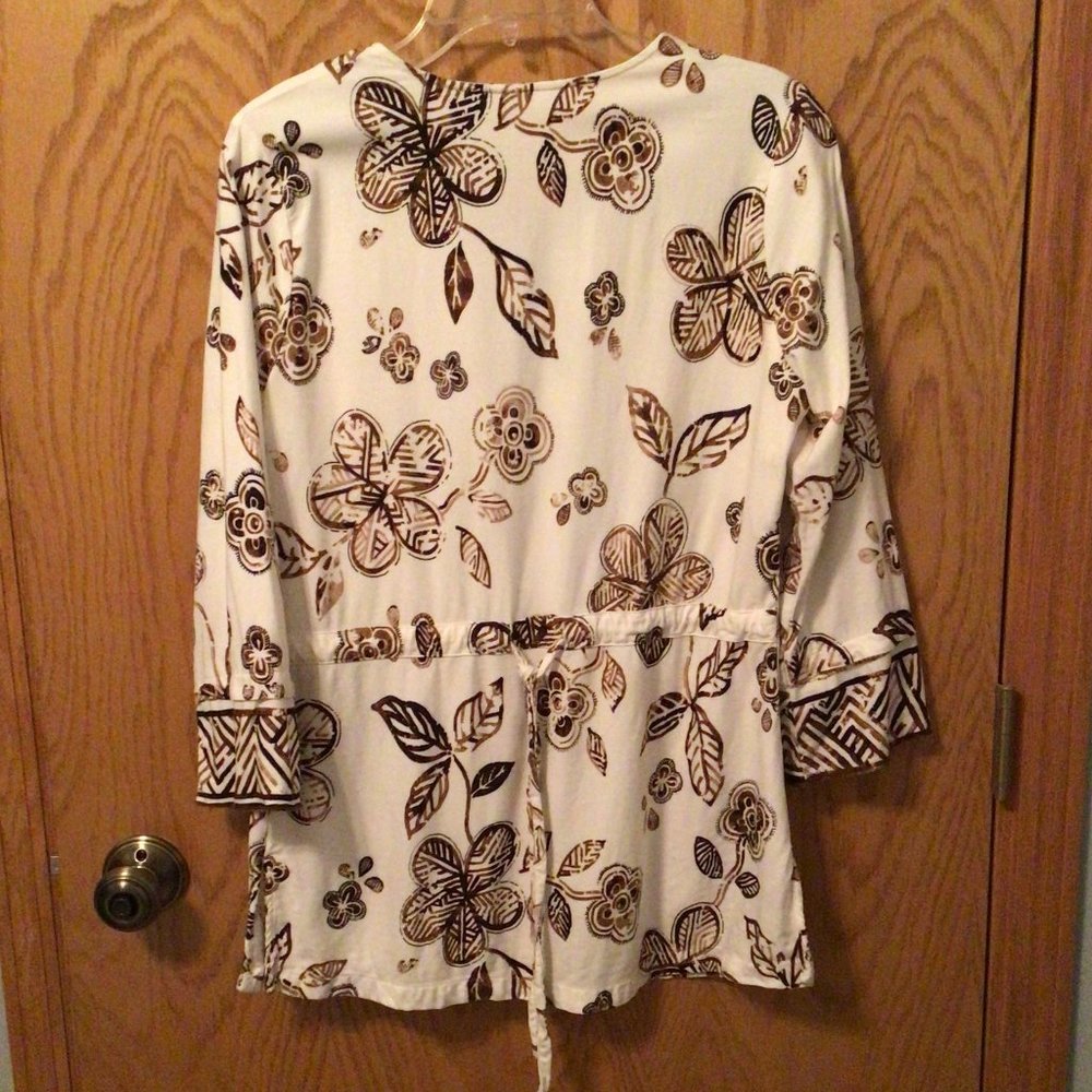 Weekend Clothes Line - Brown and white floral jacket - Picture 2 of 9